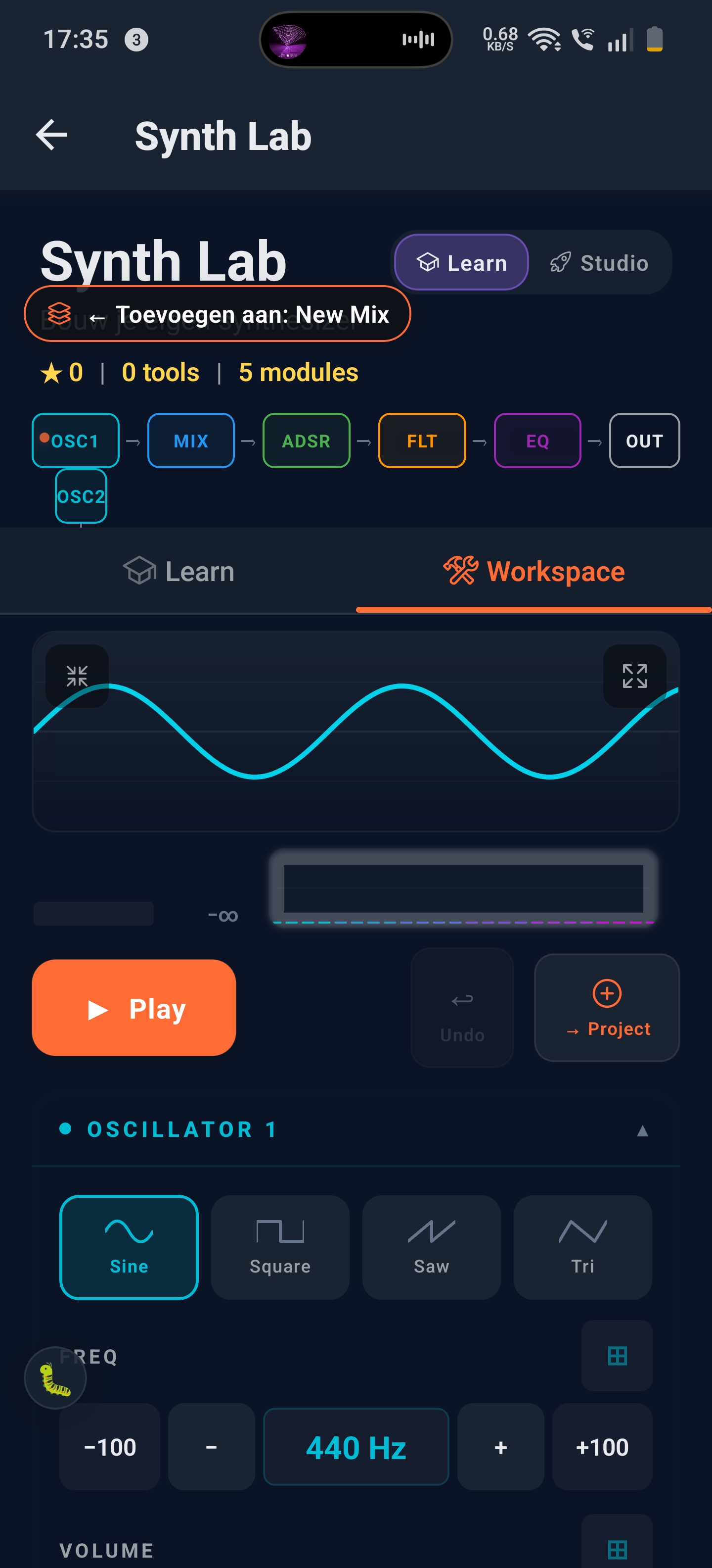 Espace de travail Synth Lab : chaîne de modules OSC1, MIX, ADSR, FLT, EQ, OUT, aperçu d'une onde sinusoïdale, sélecteur de forme d'onde Sine/Square/Saw/Tri, fréquence 440 Hz.